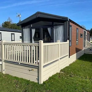 Holiday home Falconers With Hot Tub, Barmby on the Moor