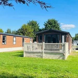 Holiday home Jakes Place With Hot Tub, Barmby on the Moor